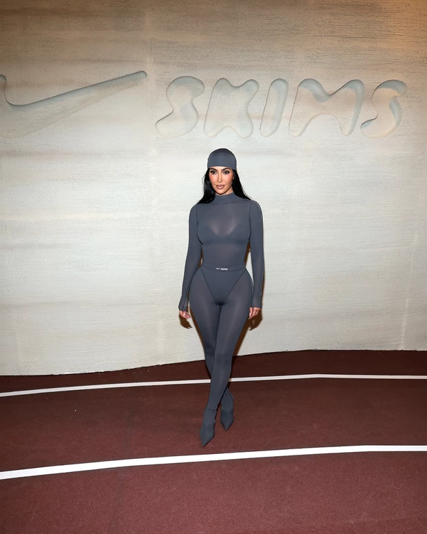 Kardashian effect | Τι κάνει μια γυναίκα να φαίνεται πιο νεανική και ελκυστική, σύμφωνα με την επιστήμη