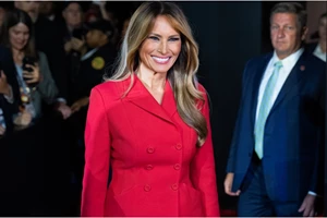 Melania Trump | Δεν το φόρεσε μόνο στην ορκωμοσία του Donald Trump - Δυο ακόμη φορές που η πρώτη κυρία έχει επιλέξει boater hat
