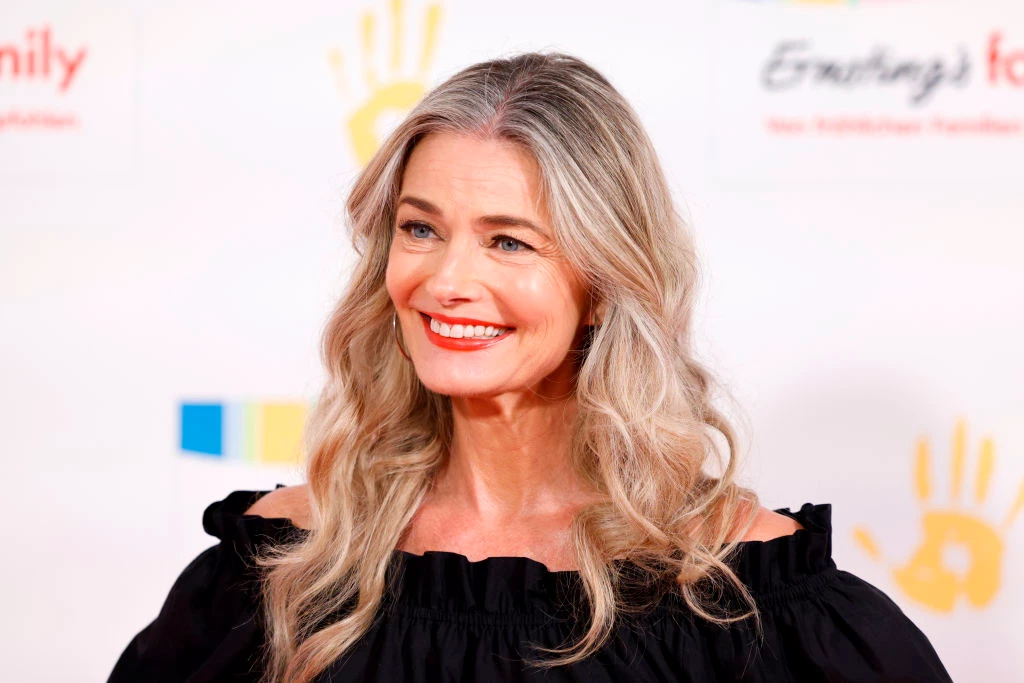 Η Paulina Porizkova είναι ευγνώμων για το σώμα της, ποζάροντας με μπικίνι στα 57 της