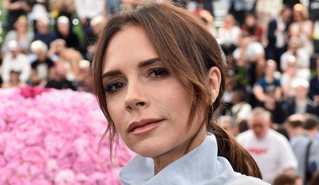 Η Victoria Beckham λάνσαρε το κραγιόν που οι θαυμαστές της περίμεναν εδώ και χρόνια