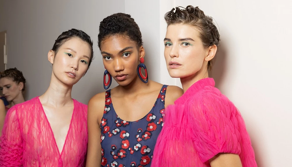 Αυτά είναι τα κραγιόν της άνοιξης σύμφωνα με τους σχεδιαστές