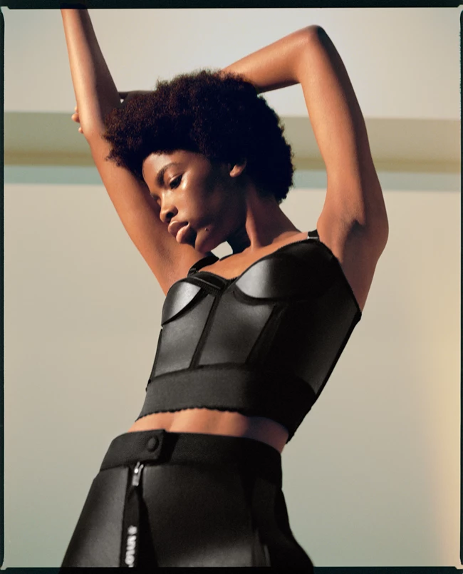 Τoπ και παντελόνι Stella McCartney από Mylo.