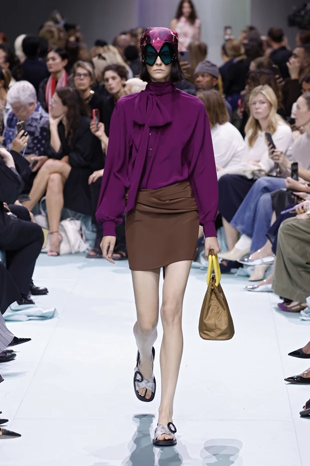 Τάσεις Φθινόπωρο - Χειμώνας 2025-26 | Το χρώμα που ετοιμάζεται να γίνει το νέο μπορντό