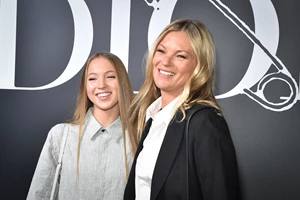 Kate Moss | Κάνει στροφή στην καριέρα της