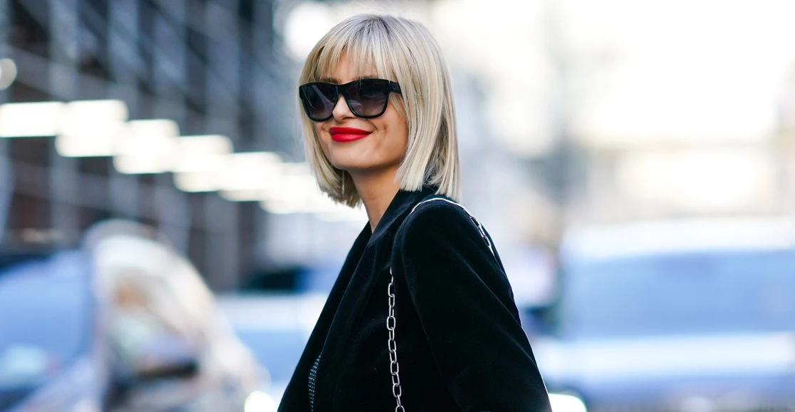 Το νέο κούρεμα της Lily Collins είναι η επιτομή του french girl chic