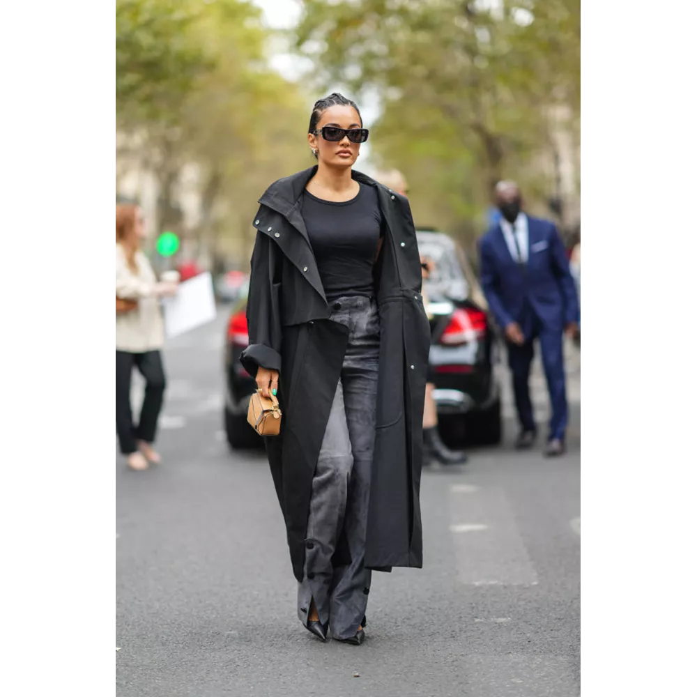 Με μυτερές γόβες