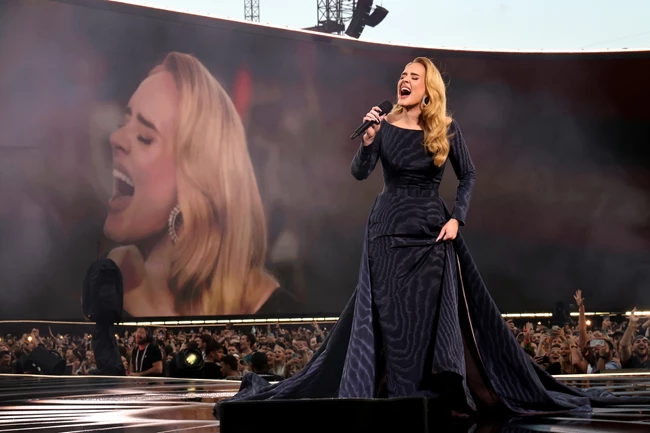 Έχει δικαίωμα η Adele να κάνει ένα βήμα πίσω;