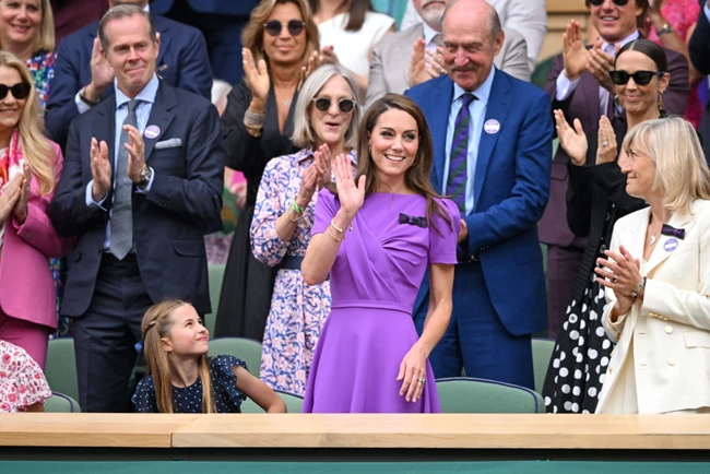 Η Kate Middleton στο Wimbledon | To θερμό χειροκρότημα και το τρυφερό βλέμμα της πριγκίπισσας Charlotte