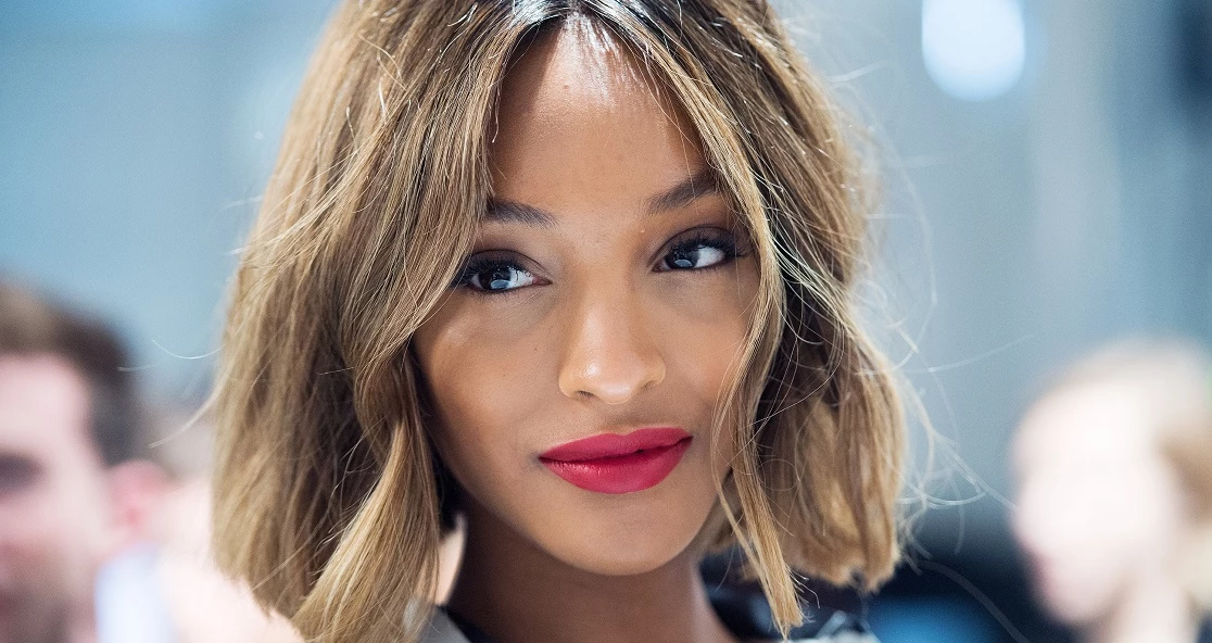 To brand που έχει λατρευτεί από τις λάτρεις του μίνιμαλ μακιγιάζ, έρχεται στην Ελλάδα