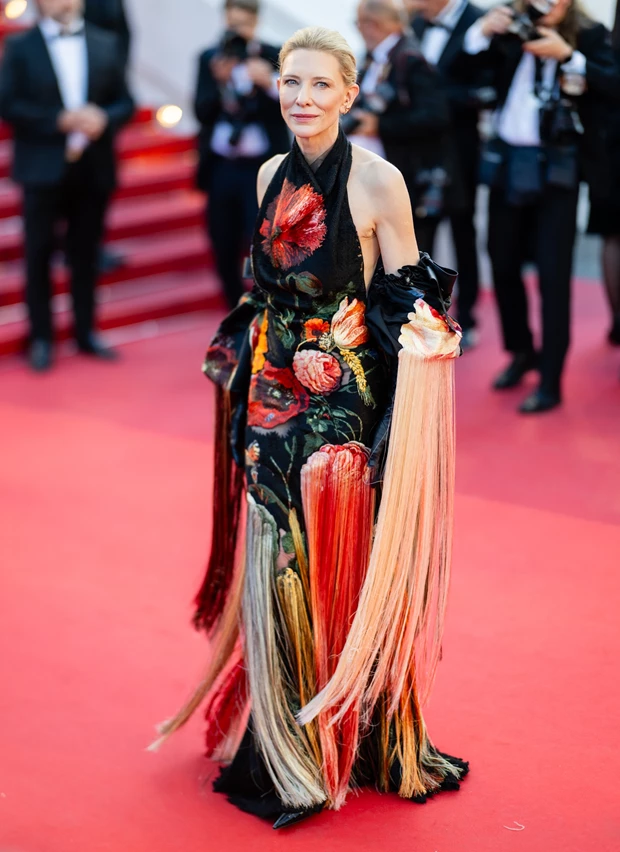 Η Cate Blanchett με floral φόρεμα στις Κάννες 2026