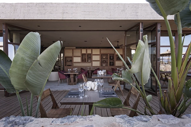 Eat Chic | Το Gallina Athens φέρνει αέρα αρτιστίκ fine dining στο Domes Zeen Chania