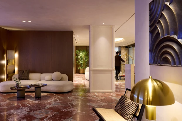 Όλη η Αθήνα στα πόδια σας: ζήστε μια μέρα στο Astor Hotel