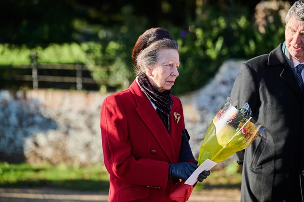 Πριγκίπισσα Άννα | Η ειλικρινής αντίδρασή της στο συναισθηματικό δώρο που έλαβε για τα Χριστούγεννα
