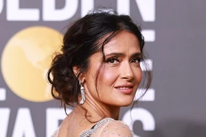 Salma Hayek | Η εμφάνισή της με πριγκιπικό φόρεμα στον γάμο του Marc Anthony