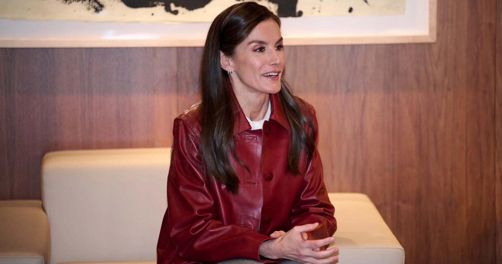 Letizia της Ισπανίας | Με statement jacket που αναβαθμίζει κάθε εμφάνιση