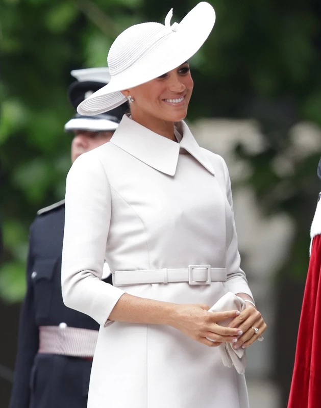 Η Meghan Markle υιοθέτησε τη μεγαλύτερη τάση στα νύχια αυτήν την στιγμή