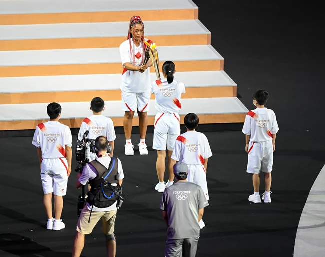Naomi Osaka | Καρέ- καρέ η στιγμή που ανάβει την Ολυμπιακή Φλόγα