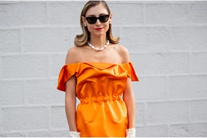 The Wedding Guest Edit | Το φόρεμα από τη Mango που είναι η τέλεια επιλογή για καλοκαιρινούς γάμος - Πώς θα το φορέσετε