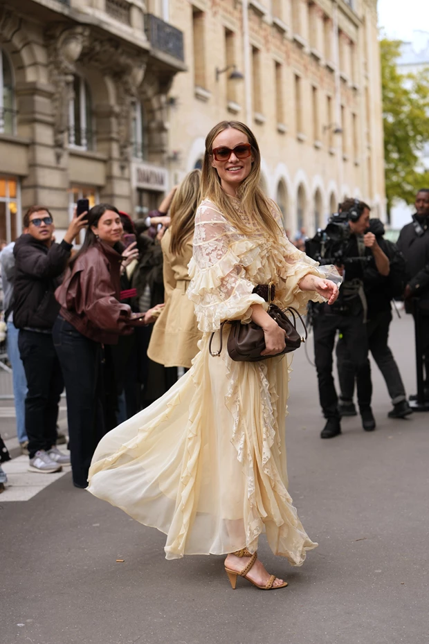 Καλοκαιρινό boho look με μάξι φούστα με βολάν