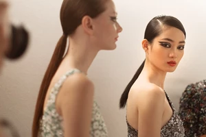 Chanel Front Row | Η Margot Robbie είχε -με διαφορά- την ωραιότερη beauty εμφάνιση