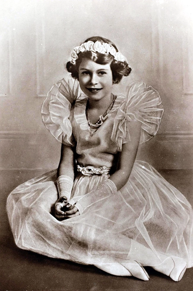 Πριγκίπισσα Charlotte | Η απίστευτη ομοιότητά της με τη βασίλισσα Ελισάβετ στη νέα της φωτογραφία