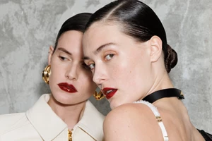 6 κρεμώδη ρουζ που θα αναβαθμίσουν το μακιγιάζ σας