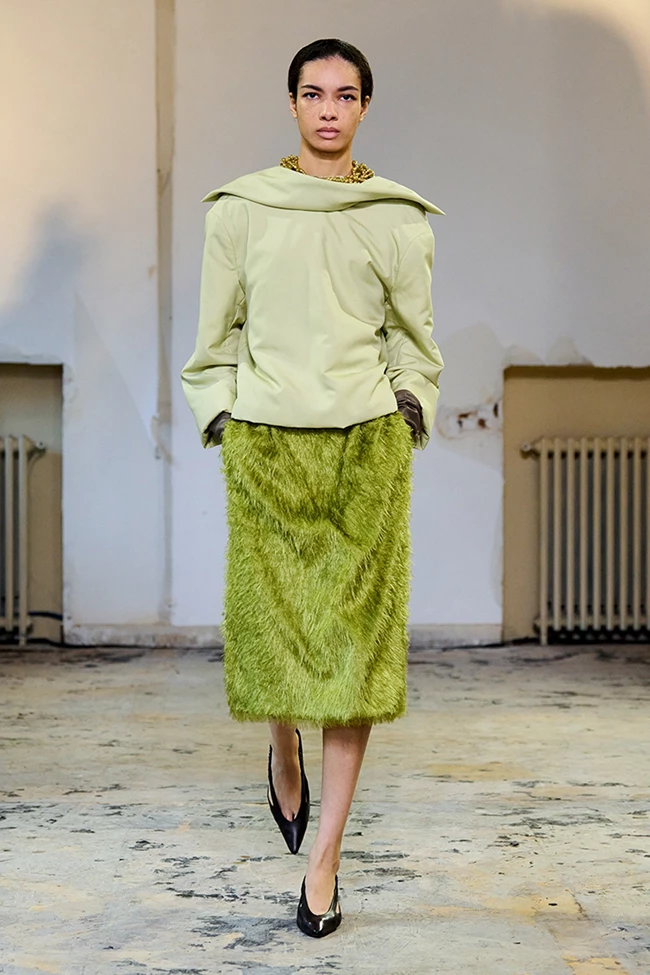 Carven F24