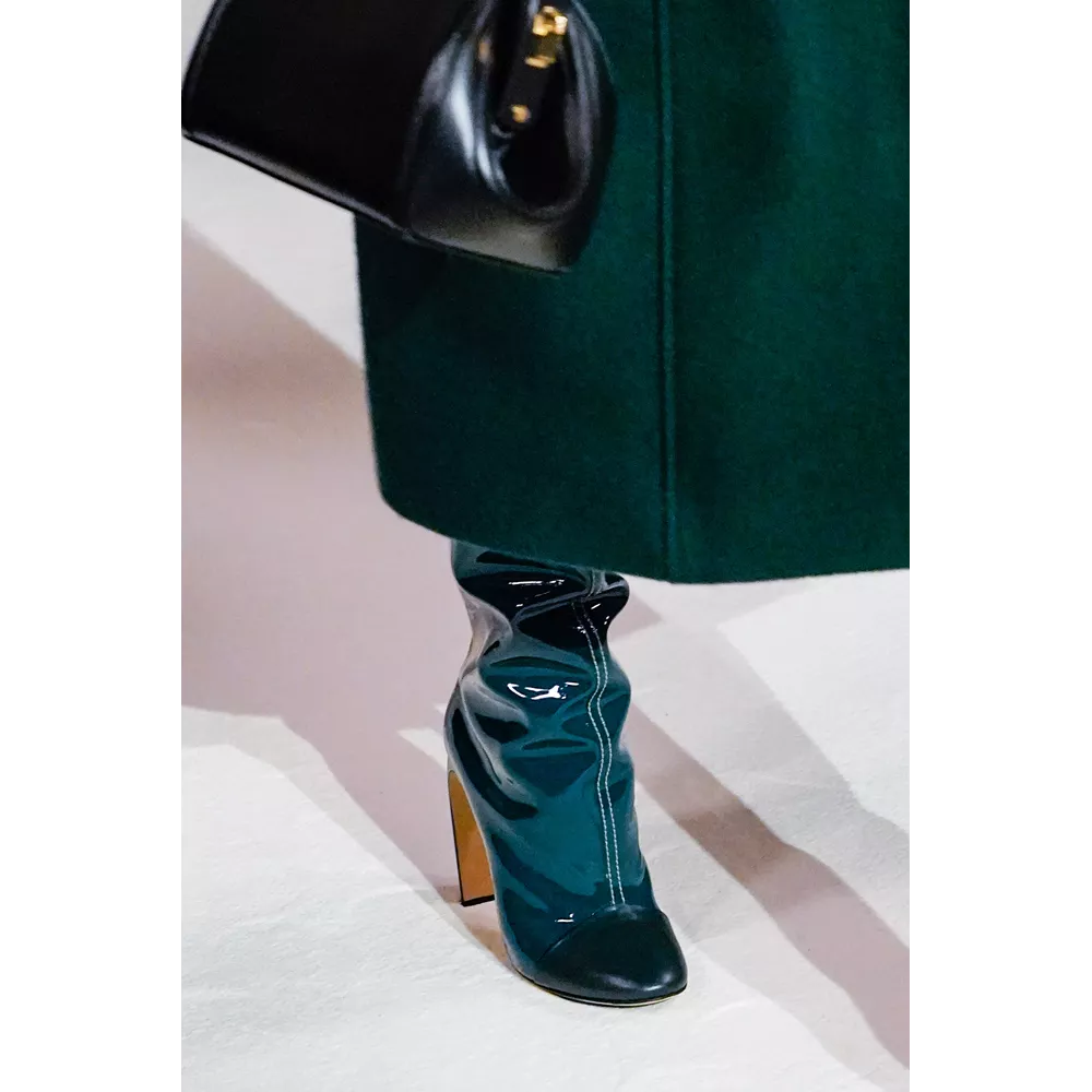 Color boots