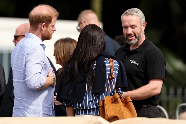 Meghan Markle αυστραλία τσάντα με άρωμα Ελλάδα