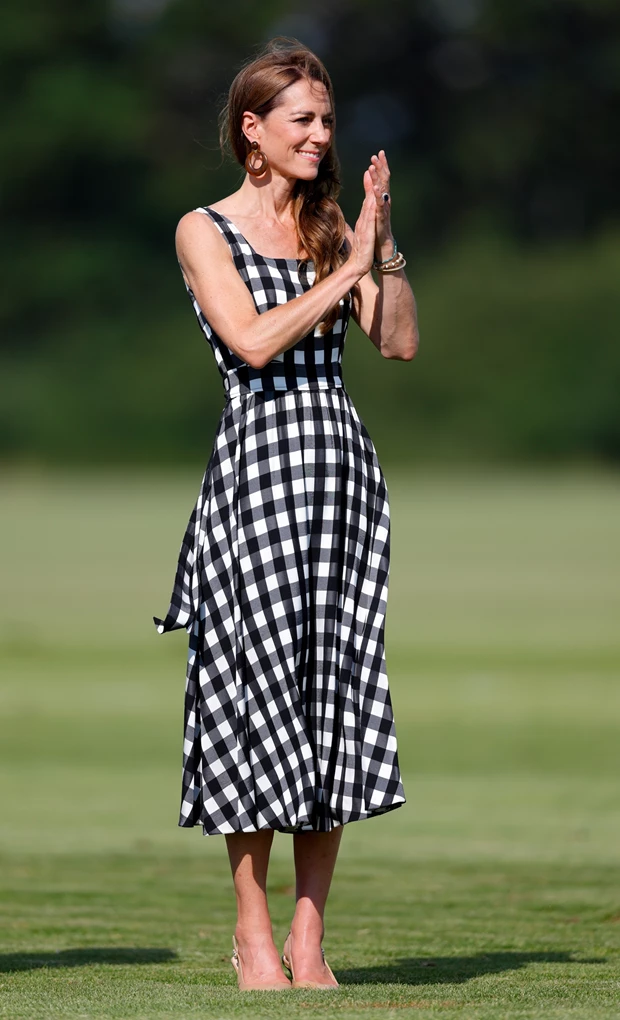 Kate Middleton με gingham φόρεμα