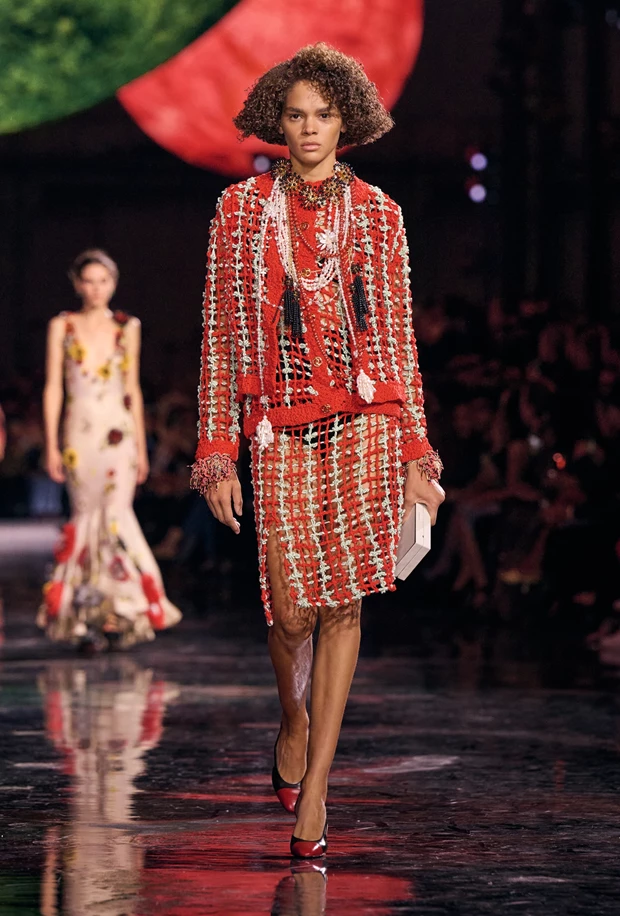 Total look Chanel από τη συλλογή Άνοιξη Καλοκαίρι 2026, με tweed ταγέρ.