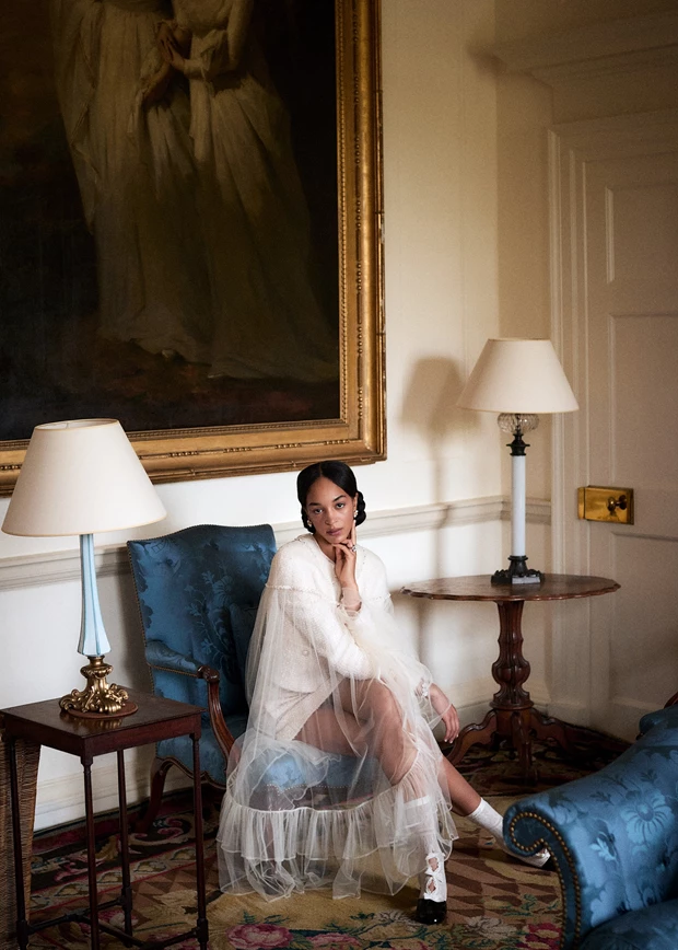 Editorial Μόδας UK Harper's Bazaar Noε 2025