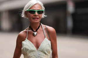 Μπήκε ο Αύγουστος | Τα καλύτερα looks για γυναίκες άνω των 50