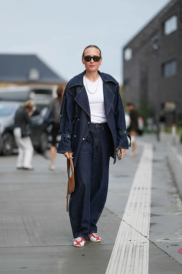 Τα stylish denim κομμάτια που θα φορέσετε το φθινόπωρο