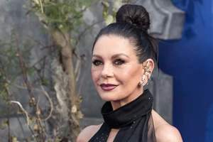 Lips Like Sugar | 4 συμβουλές μακιγιάζ για πιο ζουμερά χείλη μετά τα 40