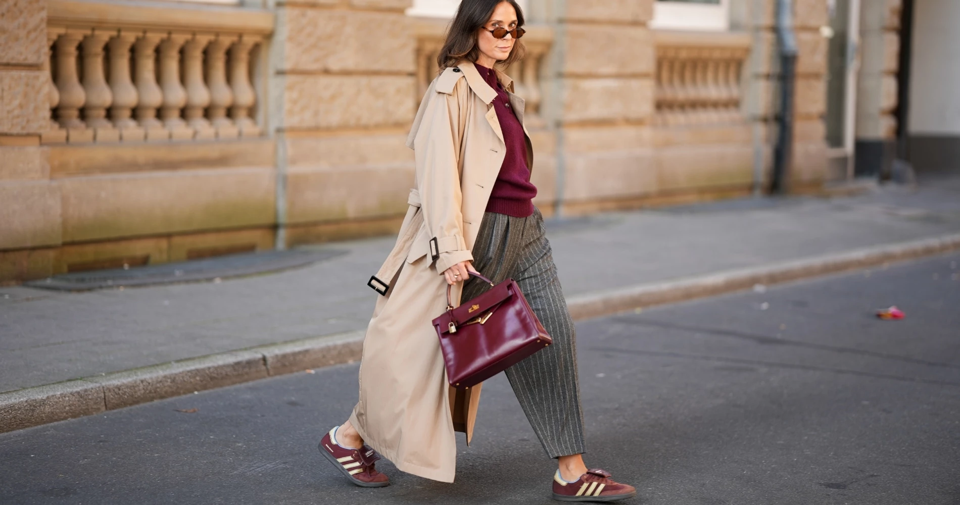 Τα 8 chic φθινοπωρινά looks που μπορείτε να κάνετε με μια καμπαρντίνα