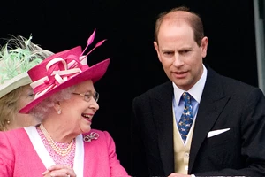 Ο πόνος της βασίλισσας Ελισάβετ σε περίπτωση που ο πρίγκιπας Harry χάσει την τελευταία μεγάλη γιορτή της