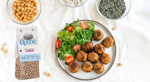 Καλοκαιρινή διατροφή με όσπρια | Γιατί δεν πρέπει να λείπουν από το καθημερινό μενού σας αυτή την εποχή;