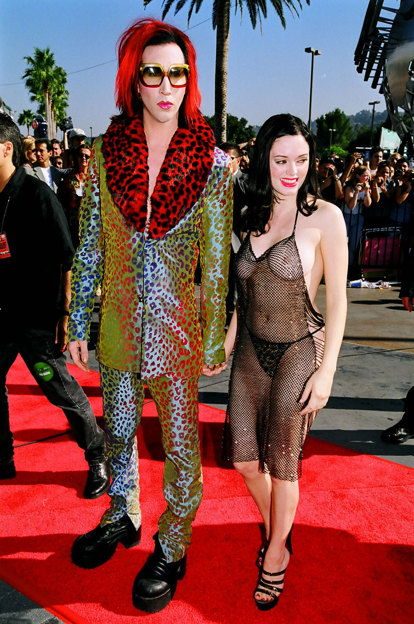 Ο Marilyn Manson και η Rose McGowan στα MTV VMAs το 1998
