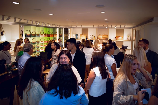 Ένα British Getaway στην μπουτίκ της Longchamp στην Αθήνα