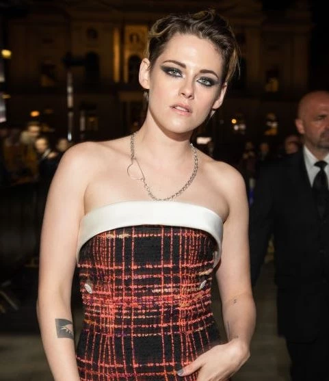 Fall Beauty | Οι σκιές που κάθε ενημερωμένη γυναίκα πρέπει να έχει στο νεσεσέρ της