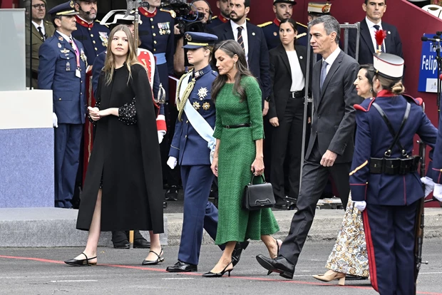 Το αθόρυβο ντεμπούτο της μικρότερης κόρης της βασίλισσας Letizia και του Felipe στο Παλάτι της Ισπανίας