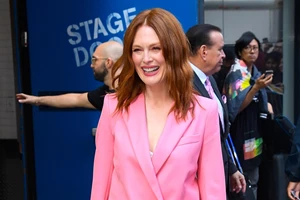 Julianne Moore | Κάποτε της είχαν πει να προσπαθήσει να δείχνει πιο όμορφη