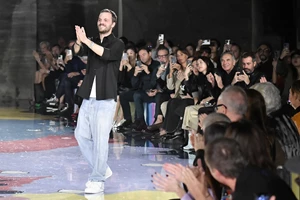 Η Calvin Klein επιστρέφει στην εβδομάδα μόδας της Νέας Υόρκης με το ντεμπούτο της Veronica Leoni