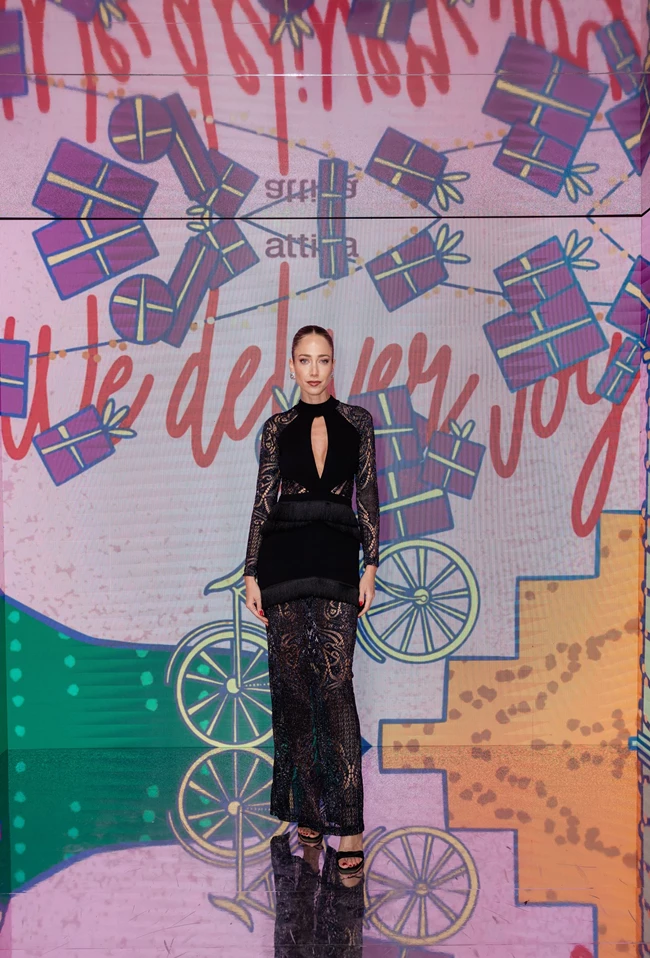 H Κατερίνα Ευαγγελινού με outfit PatBO, attica.