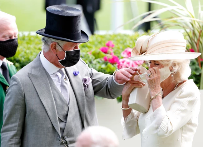 Καρολος, Καμίλα