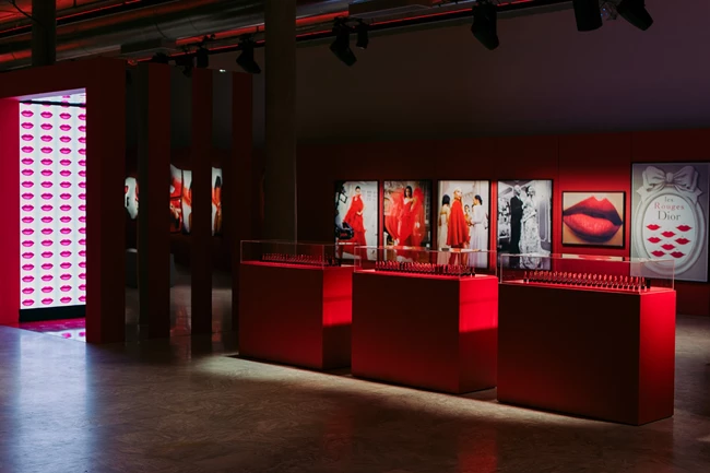 Το εμβληματικό Rouge Dior επανασυστήθηκε στο πιο glamorous party