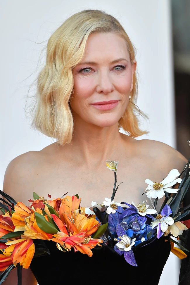 Φεστιβάλ Βενετίας | Η red carpet εμφάνιση της Cate Blanchett που αποδεικνύει πως τα florals είναι groundbreaking