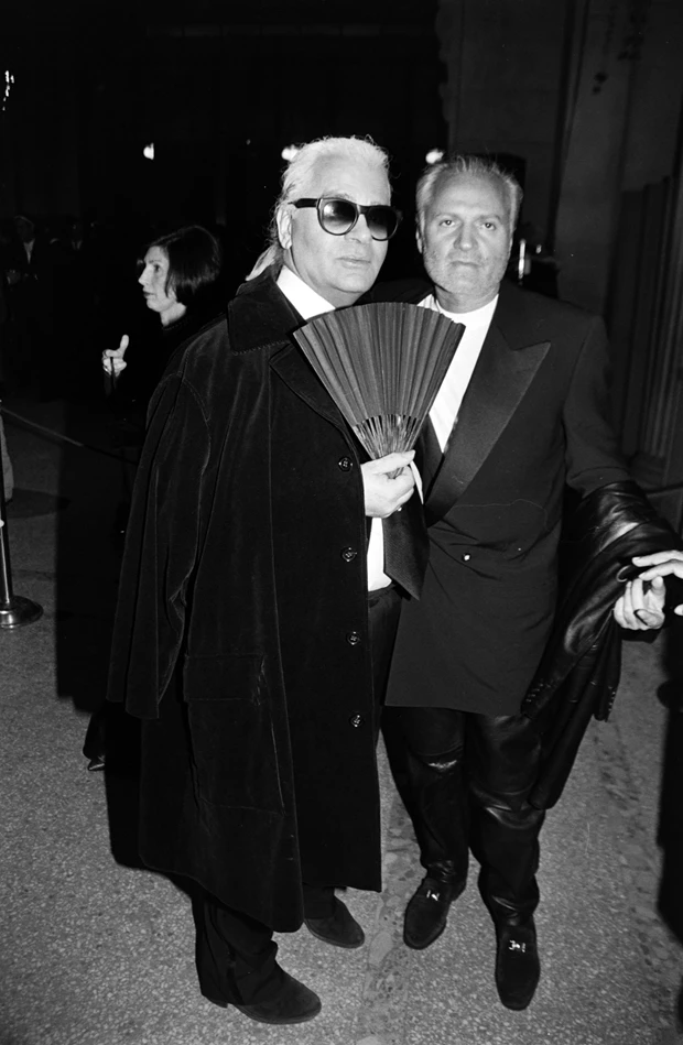 Κarl Lagerfeld | Η εξωφρενική τιμή που άγγιξε σε δημοπρασία το φουτουριστικό του διαμέρισμα στο Παρίσι