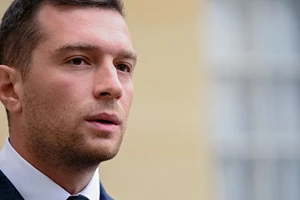 Jordan Bardella | Ποια viral ατάκα του Νicola Sarkozy δανείστηκε όταν ρωτήθηκε για τη νέα του σύντροφο;